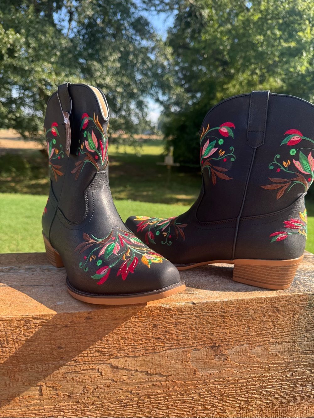 Black Floral Embroidered Western Lace-Up Ankle Boots